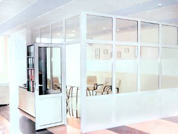 Пластиковые офисные перегородки Пластиковые офисные перегородки